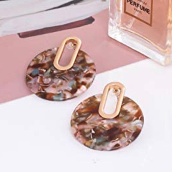 ✦ NEW Acrylic Earrings✦ - Picture 2 of 7